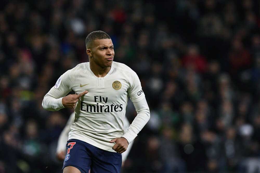 年薪2亿罗总裁🤩记者：C罗续约后获得利雅得胜利的部分股权